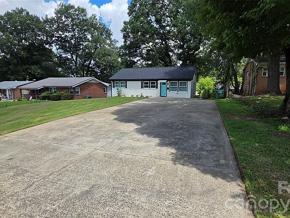 5th image of 513 E Ohio Ave