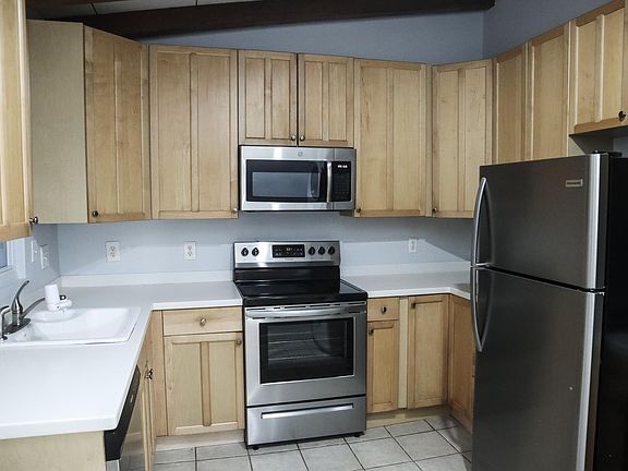 4th image of 3014 Wilson Rd