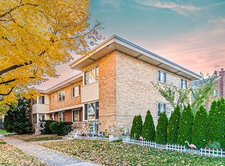 9158 Kilpatrick Ave, Skokie, IL 60076