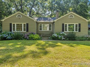 18086 N Fruitport Rd, Spring Lake, MI 49456