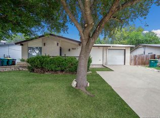 7917 Dry Canyon Trl, Live Oak, TX 78233