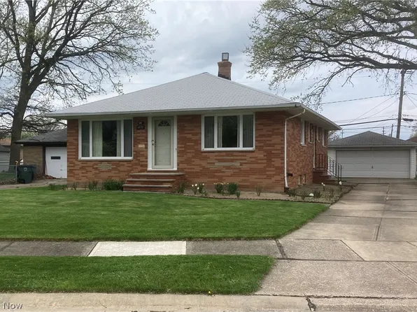 4830 Autumn Ln, Brooklyn, OH 44144