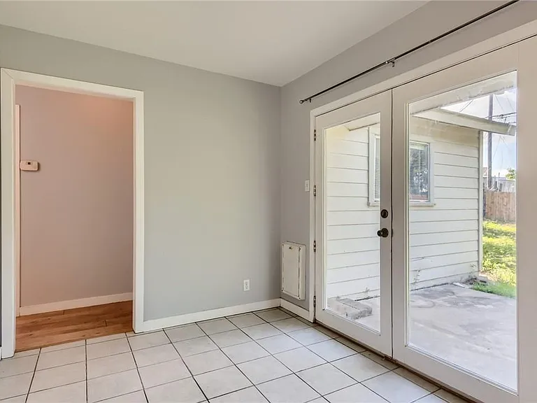 6803 Esther Dr — Photo 6
