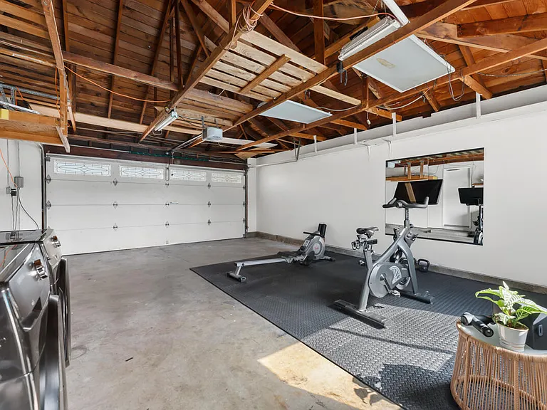 115 Brandon Dr — Photo 35