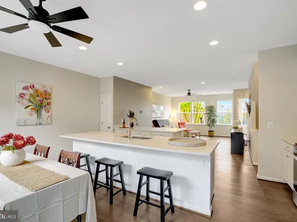 8374 Sallyport St, Lorton, VA 22079