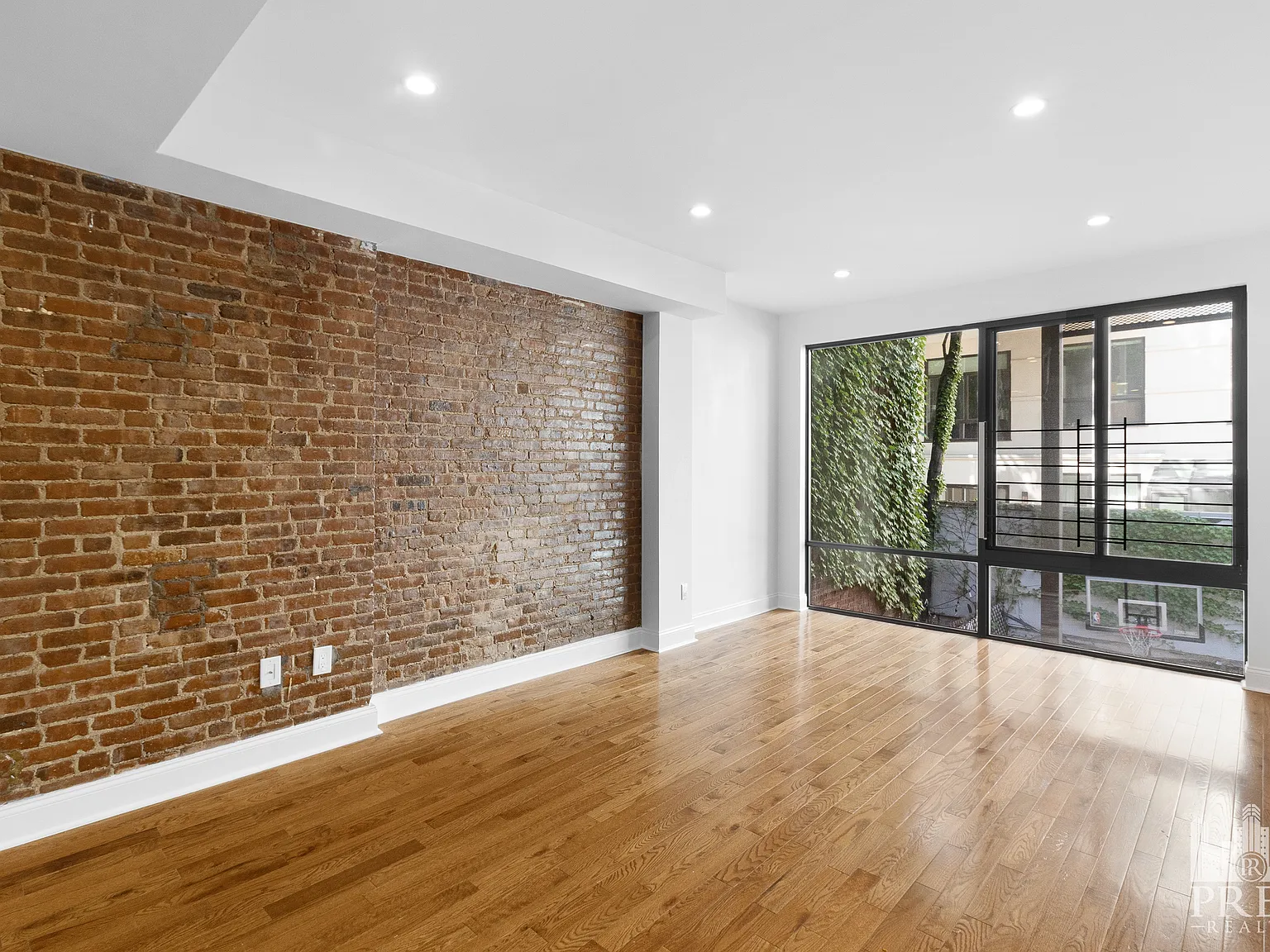 331 East 81st Street — Photo 2