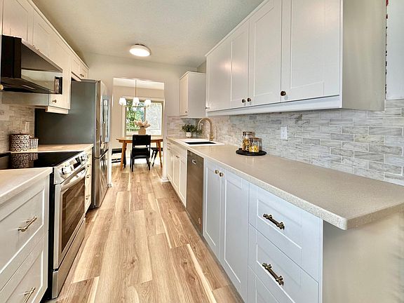 4th image of 10245 Scarborough Rd