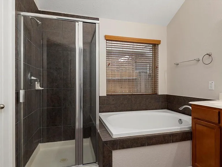 1906 Sonoma Breeze Dr — Photo 25