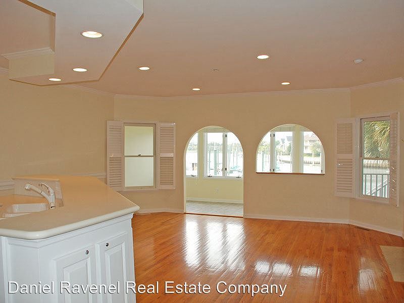 1st image of 31 Morgans Cove Dr