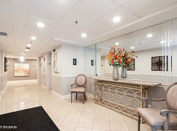 2nd image of 710 Creekside Dr Unit 409A