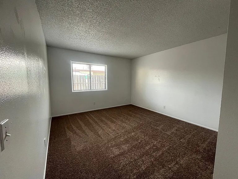 576 Montecito Ave — Photo 14