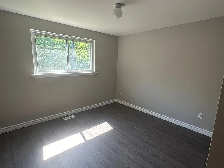 199 Avondale Blvd #2 — Photo 11