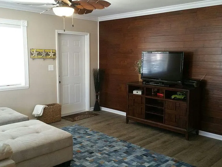 3220 NE 15th St #1 — Photo 2