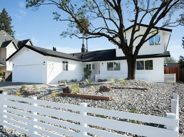 905 N Lincoln Street, Dixon, CA 95620