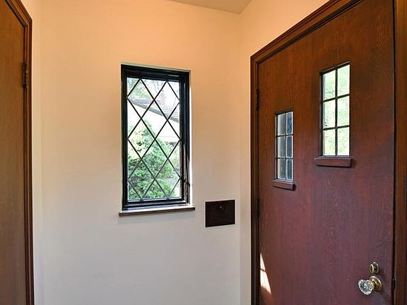 3rd image of 143 Crestmont Ln