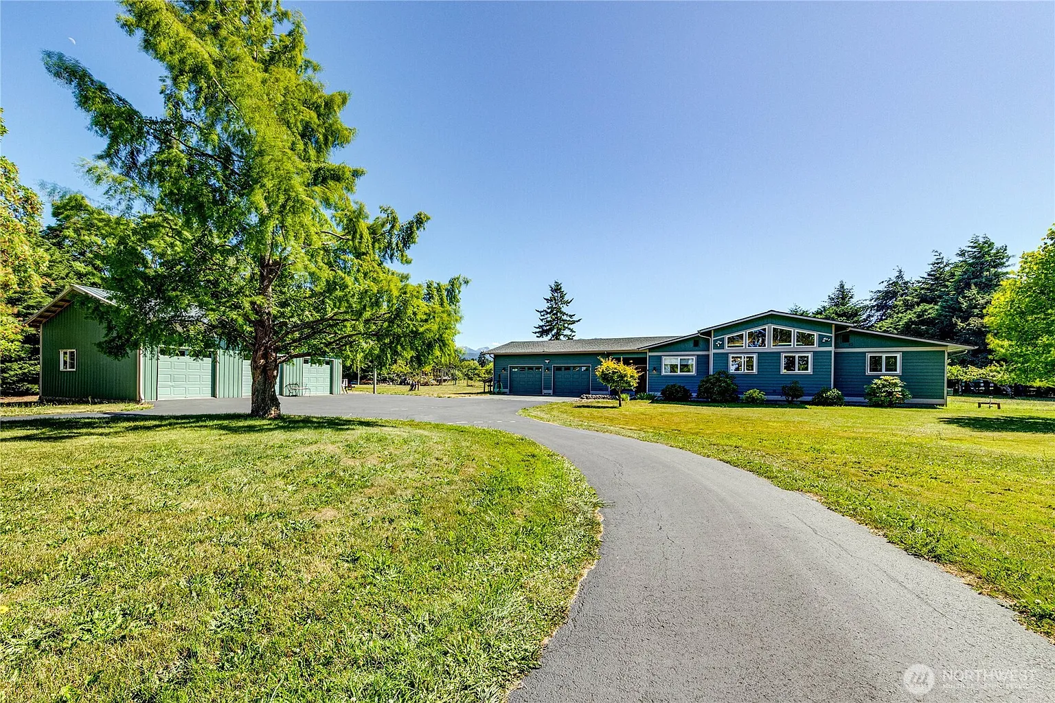 162 Creekside Drive photo 1