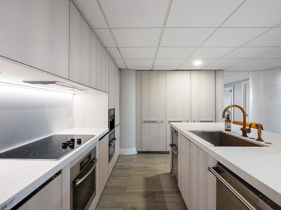 Kitchen side view.