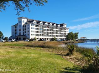 660 Bay Cove Dr #402, Biloxi, MS 39532