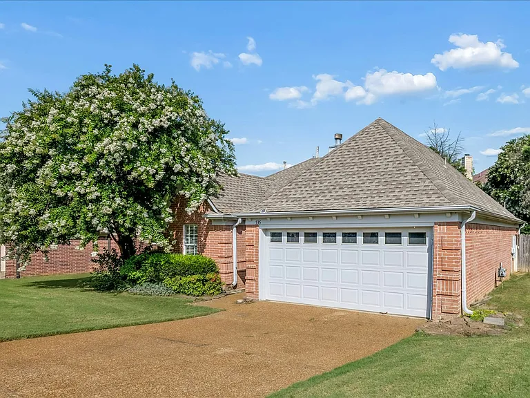 535 Pantherburn Cir S — Photo 2