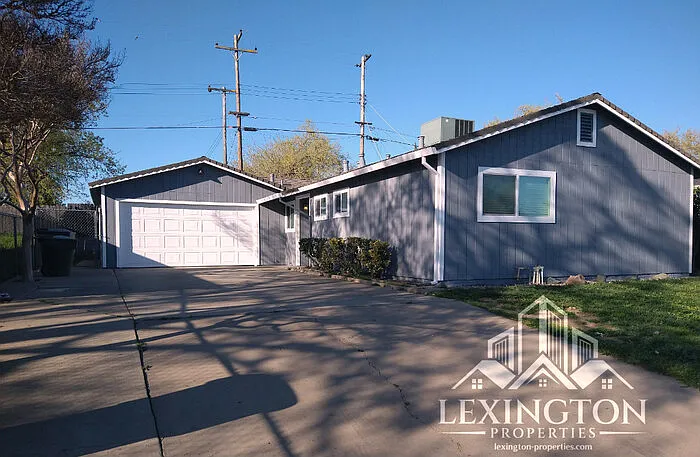 3 bed, 2.0 bath, 1080 sqft, $2,550 — Photo 1