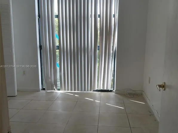 11790 SW 18th St APT 429-3, Miami, FL 33175