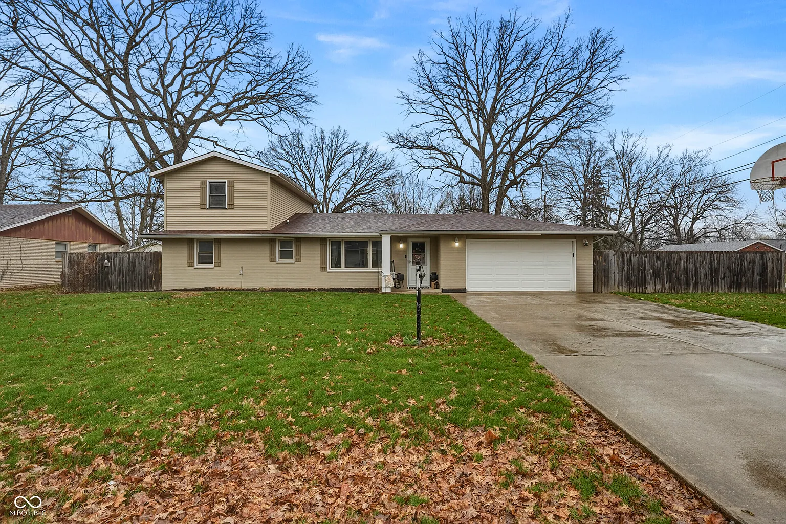 202 Cottonwood Dr photo 1