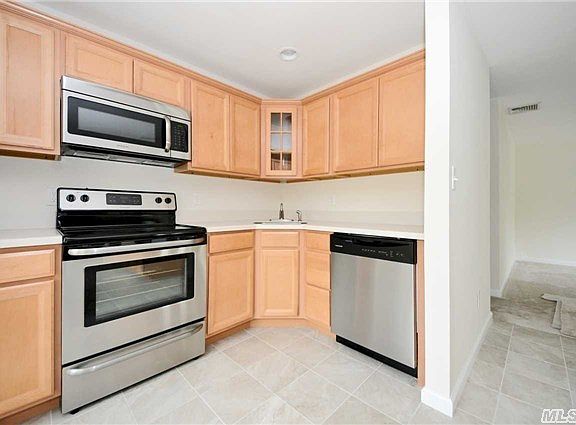 5th image of 44 Mercury Ave