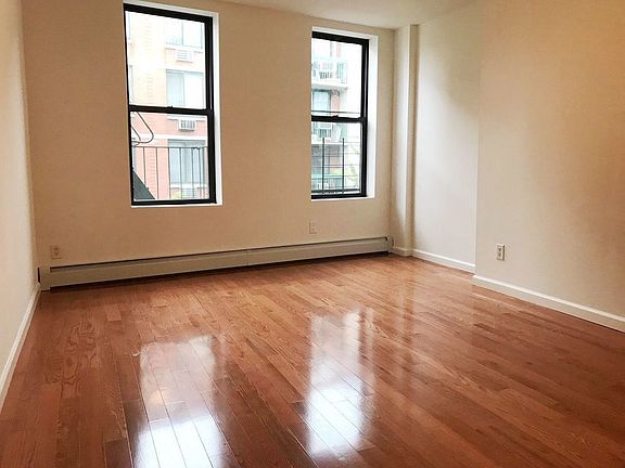 2nd image of 125 Elizabeth St APT 4A