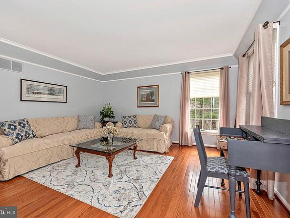 5th image of 4463 S Meadow Ct