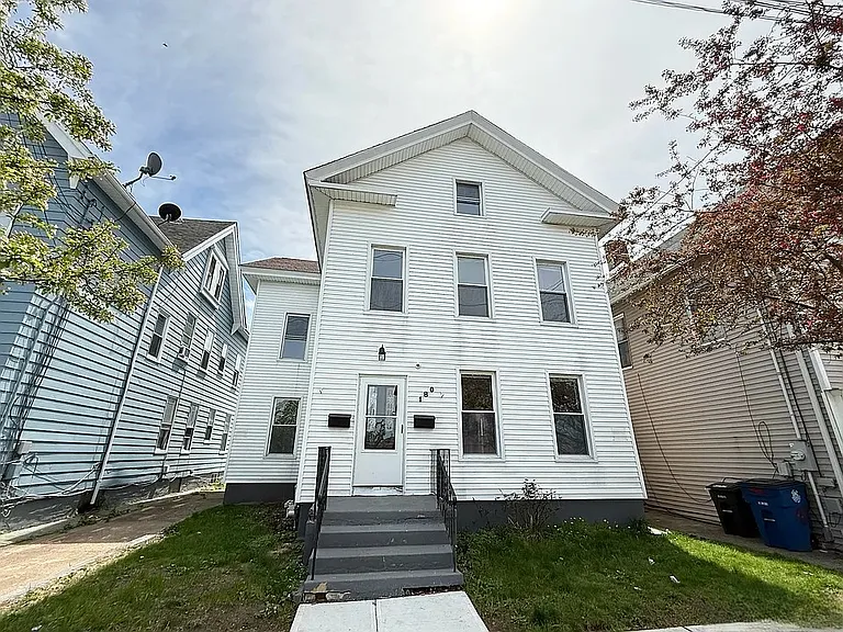 180 Portsea St #1 — Photo 8