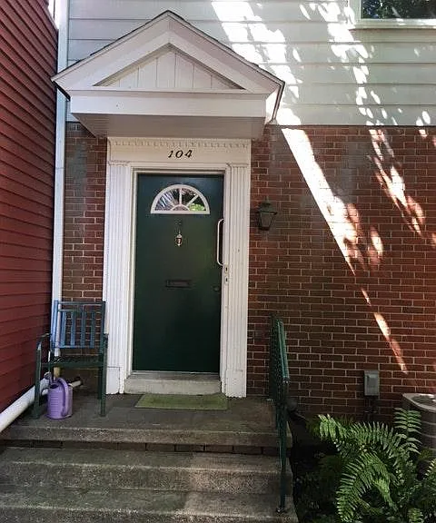 104 Pearl St #B — Photo 1
