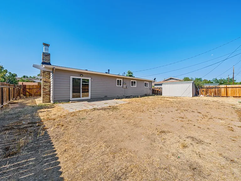 2565 Pequop St — Photo 39