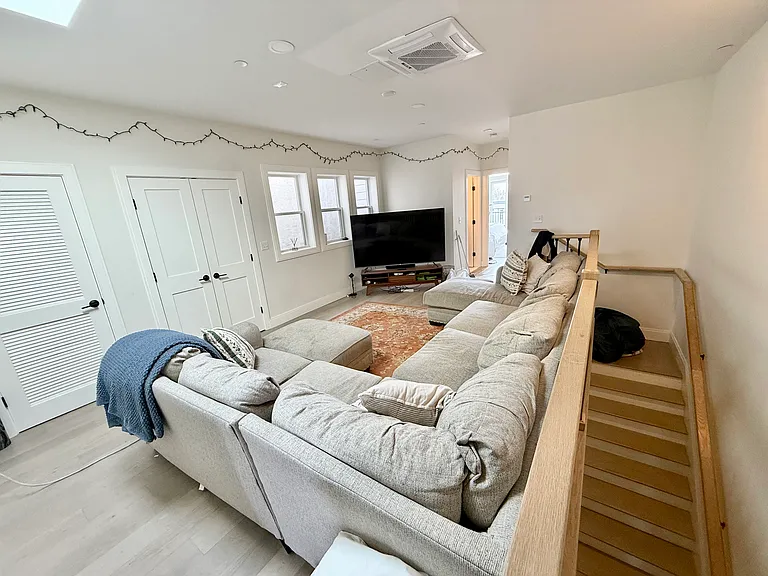 120-126 Emerson St #5 — Photo 8