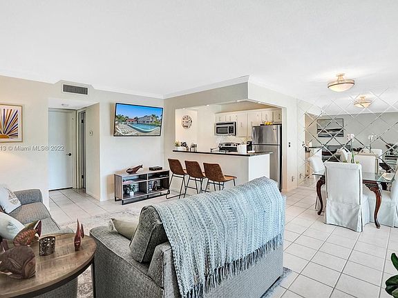 3rd image of 4201 S Ocean Blvd APT I-7