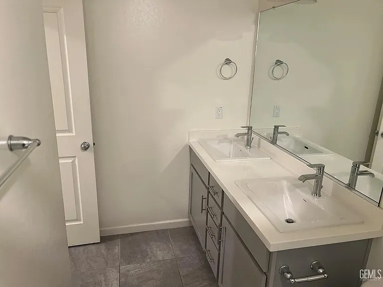 5918 Esmerelda Ave — Photo 19