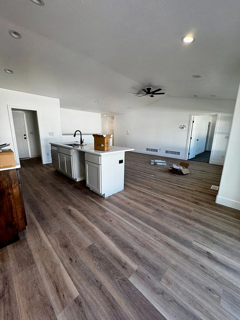 New Pics Upon Completion - 6 Bedrooms, 3 Bathrooms Home Located In Sugar City, Id. — Photo 3