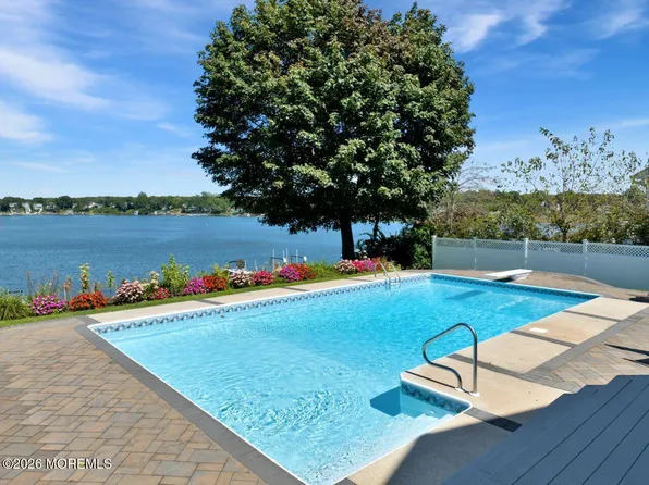 151 Riverside Drive N, Brick, NJ 08724