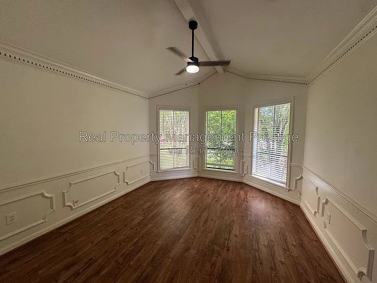 15907 Spring Forest Dr — Photo 9