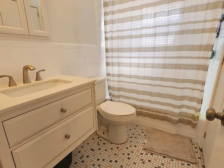 15 Dell Glen Ave #1 — Photo 9