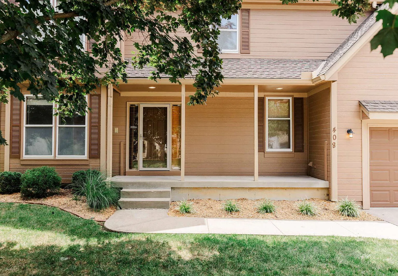 6 bed, 4.0 bath, 3463 sqft, $3,000 — Photo 2