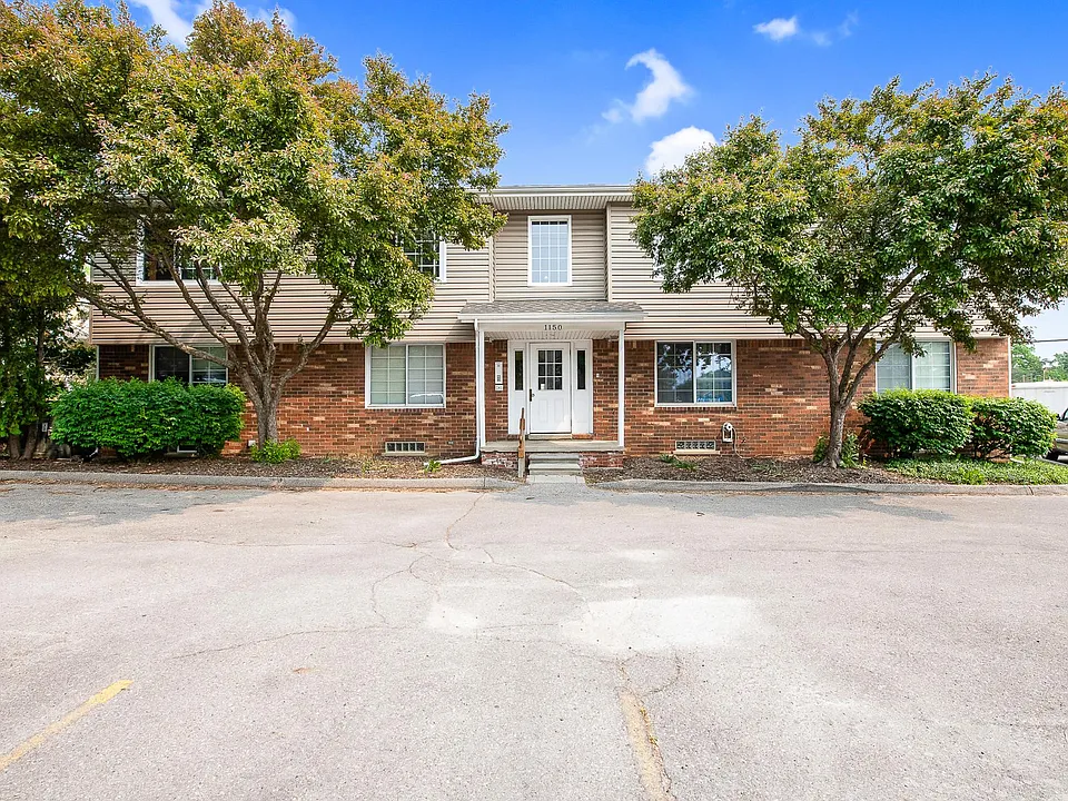 1150 Catalpa Dr #204