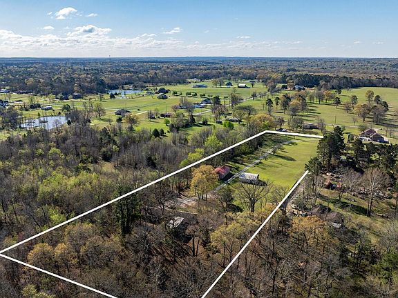 2nd image of 1810 Snow Ln