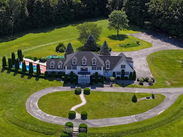 172-B Annabessacook Road, Winthrop, ME 04364-3838