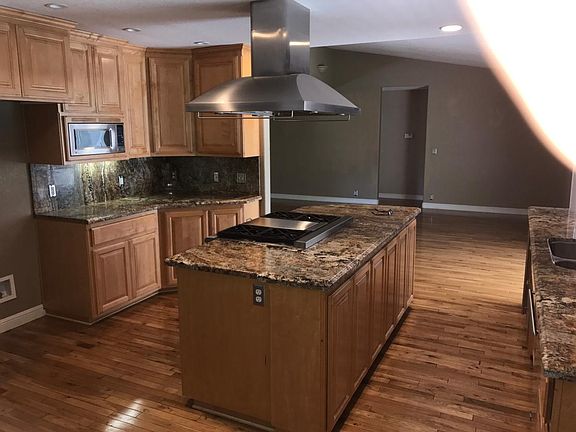 3rd image of 430 Seville Pl