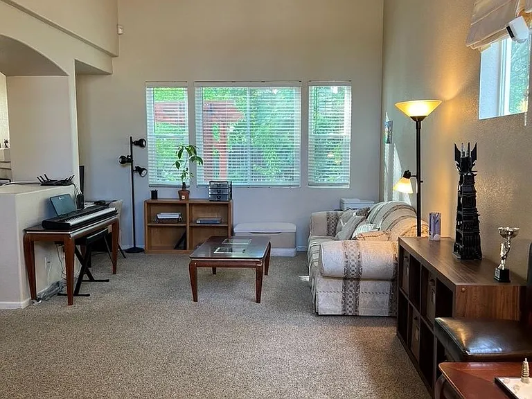 5200 Bay St — Photo 3