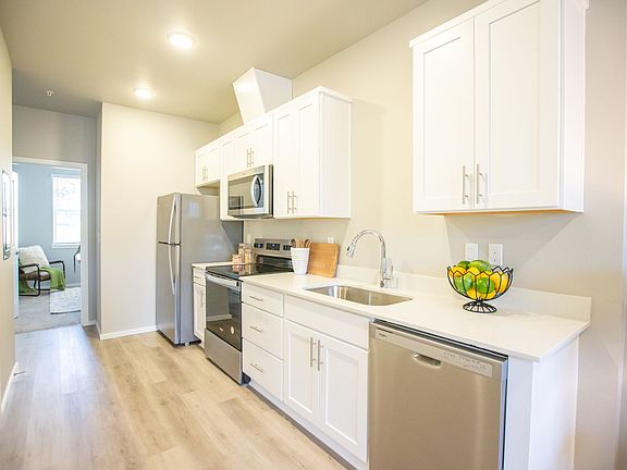 2nd image of 421 NE 80th Ave APT 202