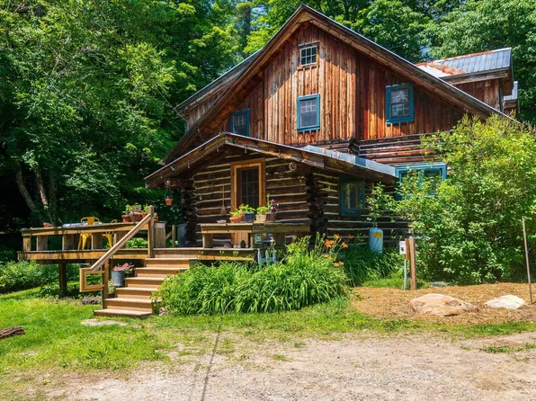 295 Putnam Forest Road, Grafton, VT 05146