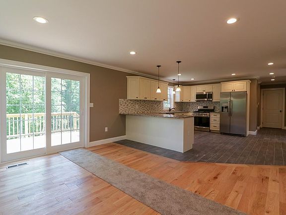 5th image of 187 Hilton Ln