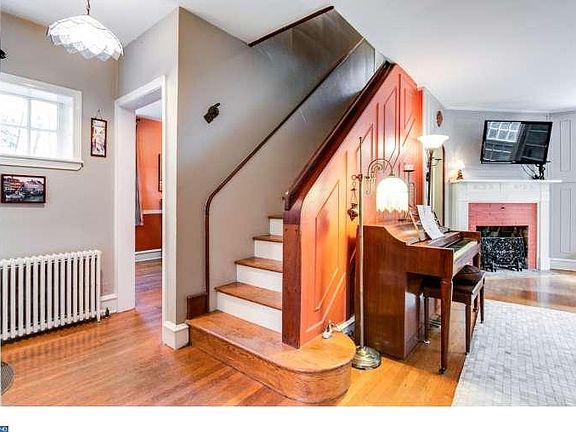 2nd image of 1407 Lore Ave