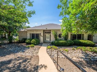 665 Oak Hollow Dr, Kerrville, TX 78028